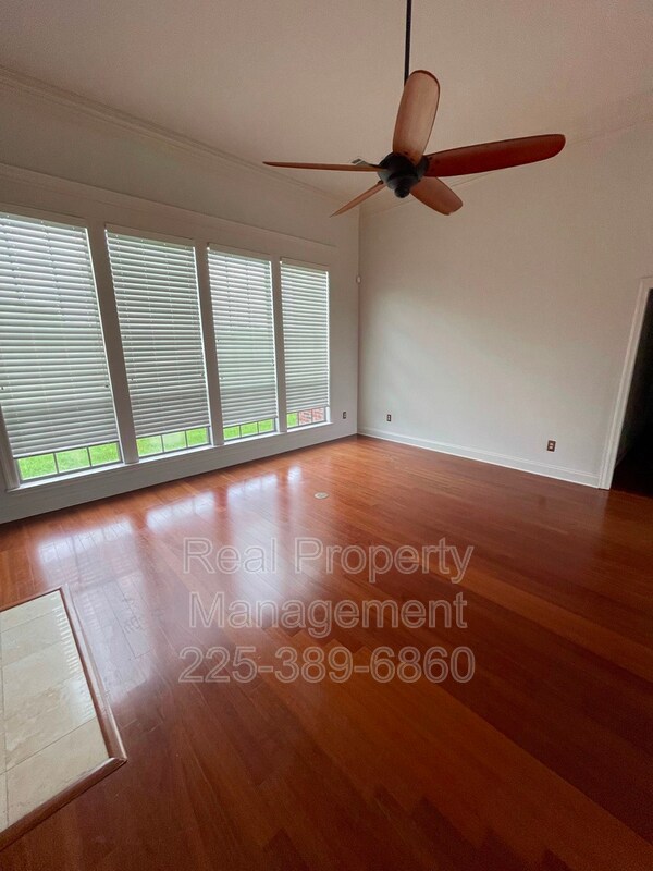 Photo - 917 Fairwinds Ave