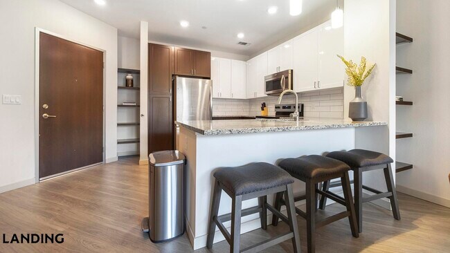 Photo - 2900 E 16th Ave Unidad 431