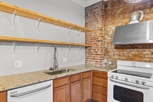 Photo - Charming 2 Bedroom Apartment in Benton Par... Unit 2009 Lynch St 1FL