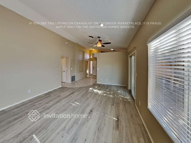 Photo - 1055 W Sunward Dr