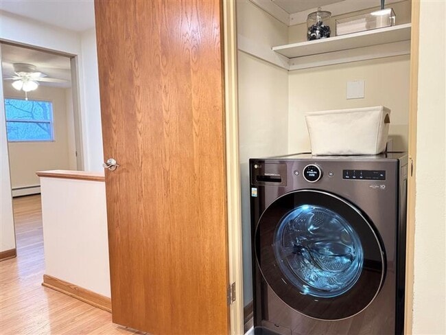 Photo - Royal Arms Apartments