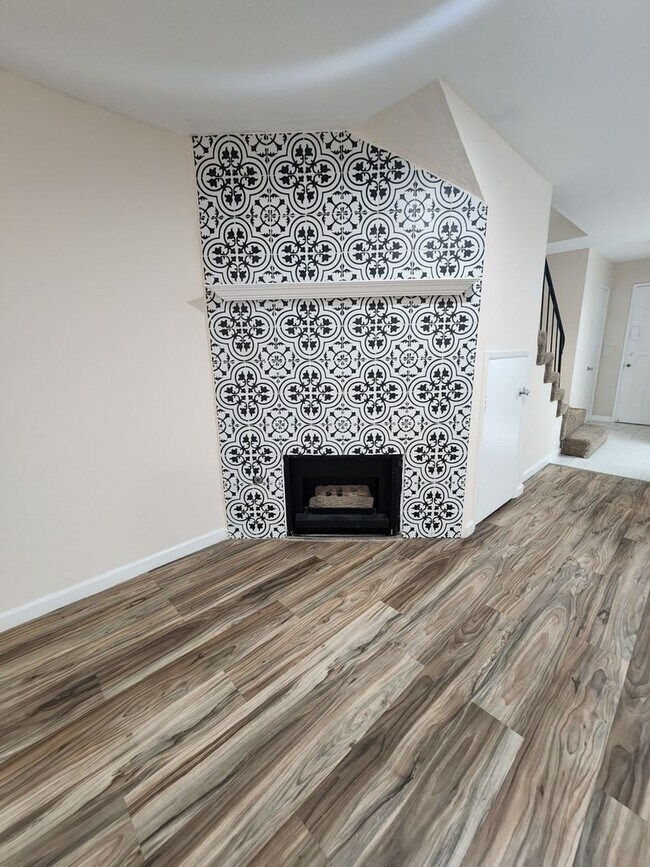 Photo - DECKER Town Home