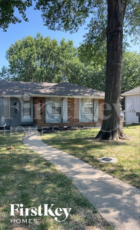 Photo - 5613 Manning Ave