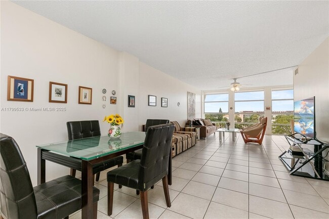 Photo - 2000 Atlantic Shores Blvd Unidad 502 Rental
