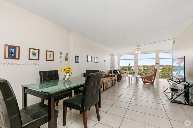 Building Photo - 2000 Atlantic Shores Blvd Unit 502 Rental