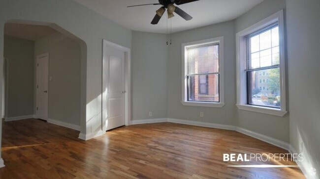 Building Photo - 0 bedroom in CHICAGO IL 60640 Unit B1 Rental