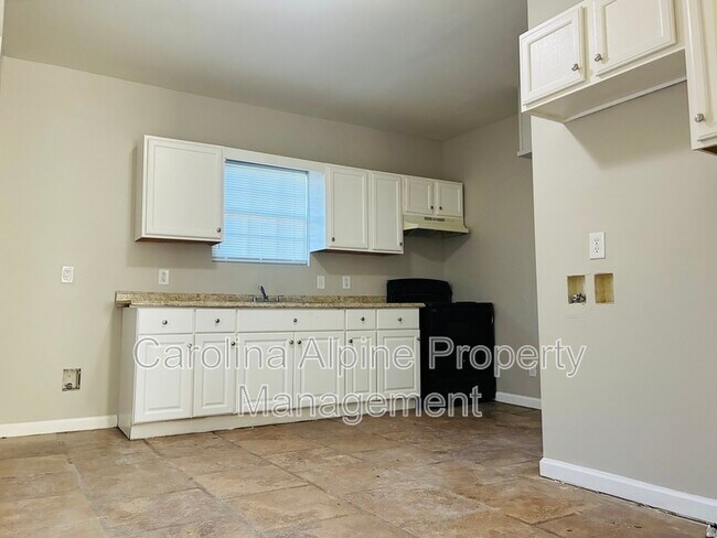 Photo - 110 N Webb St