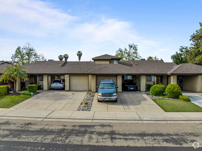Primary - Lake Pointe Condominiums