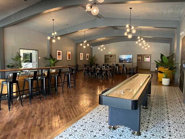 Photo - Highlander Apartments