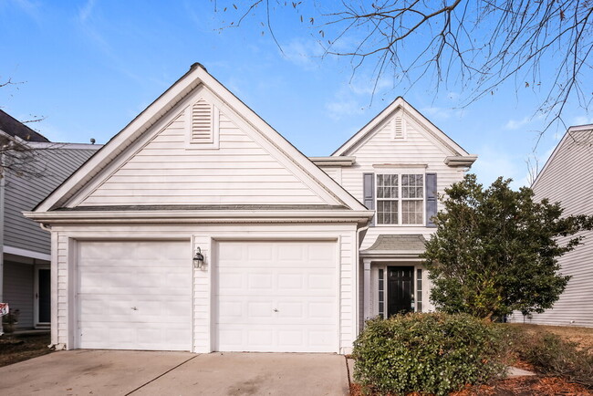 Building Photo - 2043 Swimming Hole Cir