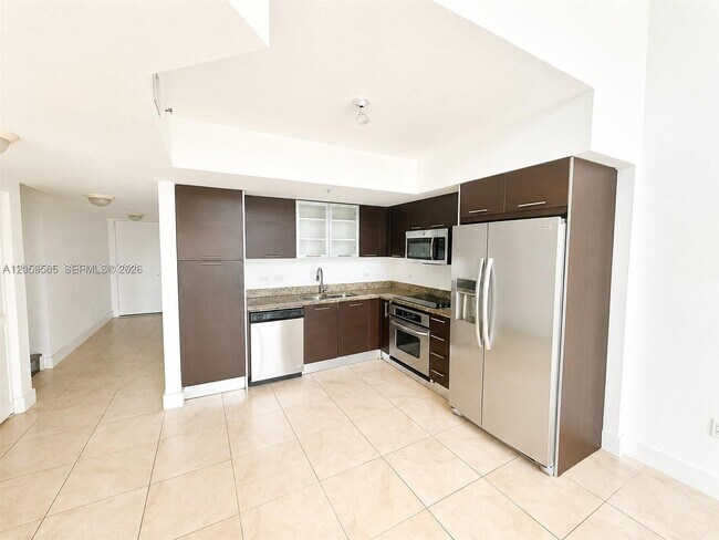 Photo - 41 SE 5th St Unidad 907