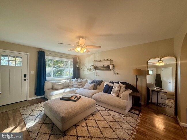 Photo - 1335 Greenleaf Rd