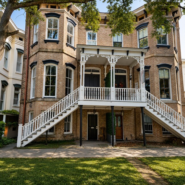 210 W Hall St