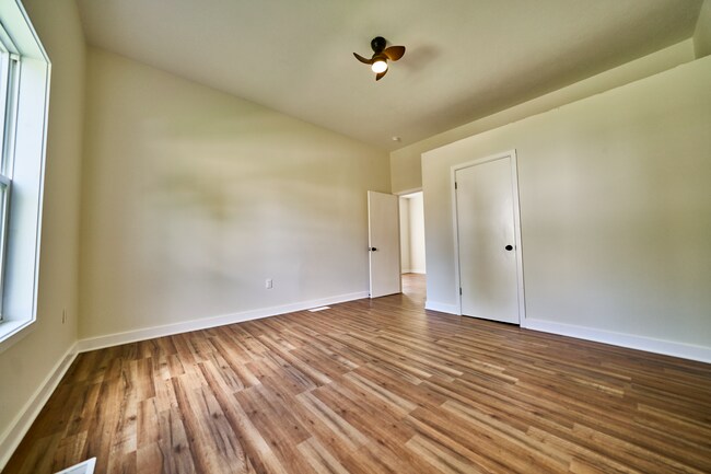 Photo - 1541 Walnut St
