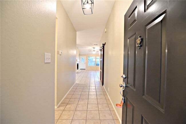 Photo - 8402 Hillrock Dr