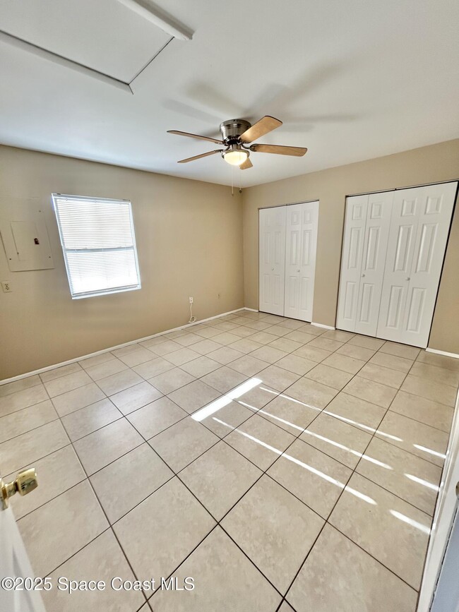 Photo - 1436 Valerius St SE