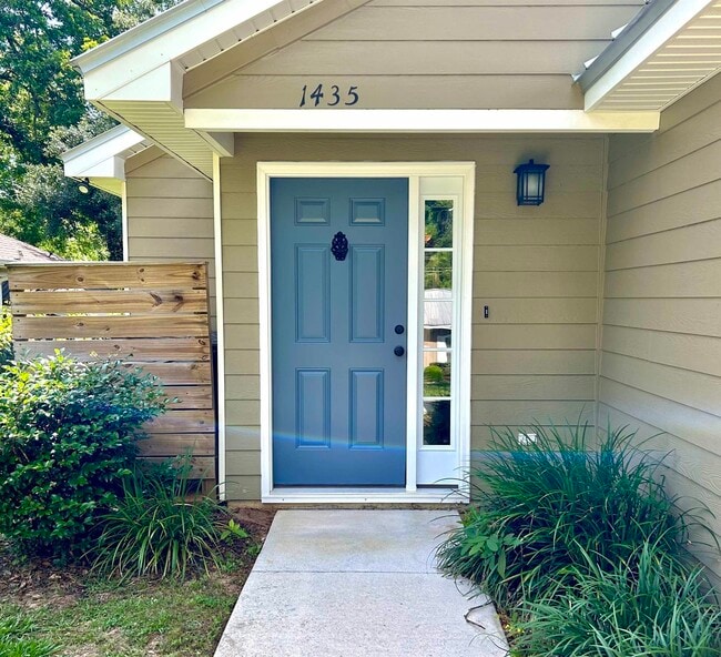 Photo - 1435 Pine St