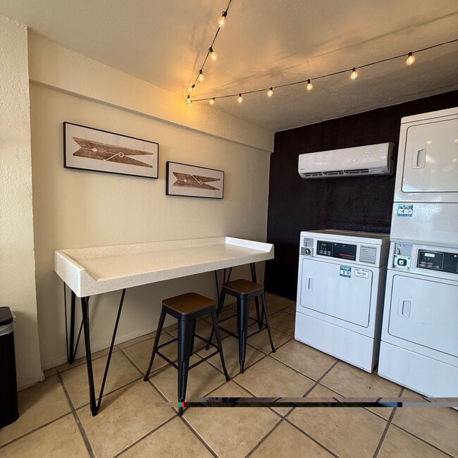 525 Laundry Cafe - Hacienda Heights