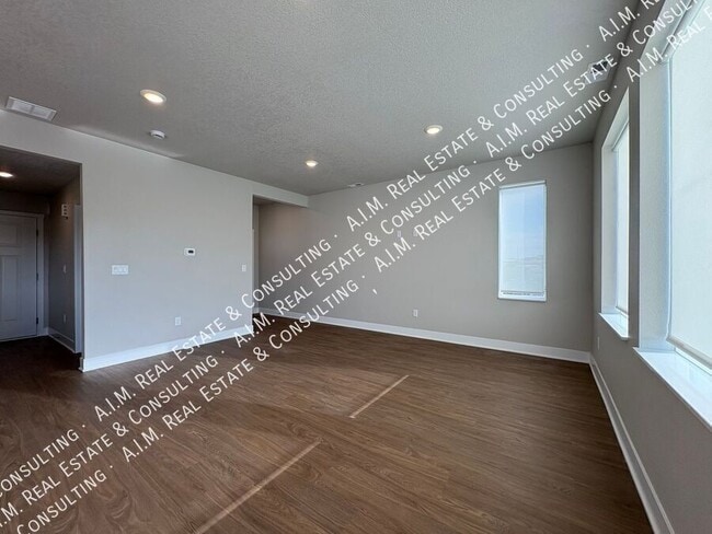 284 Caspian Ct