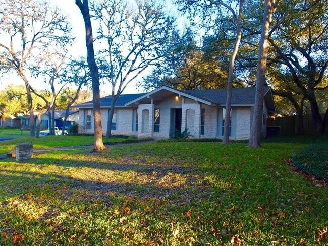 Building Photo - 7101 Twisted Oaks Dr