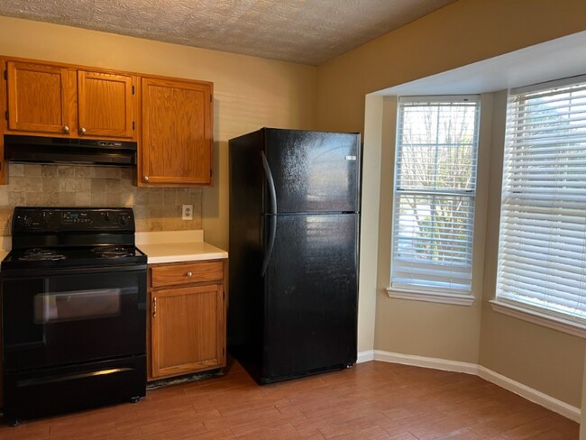 Photo - 6600 Meadow Rue Dr