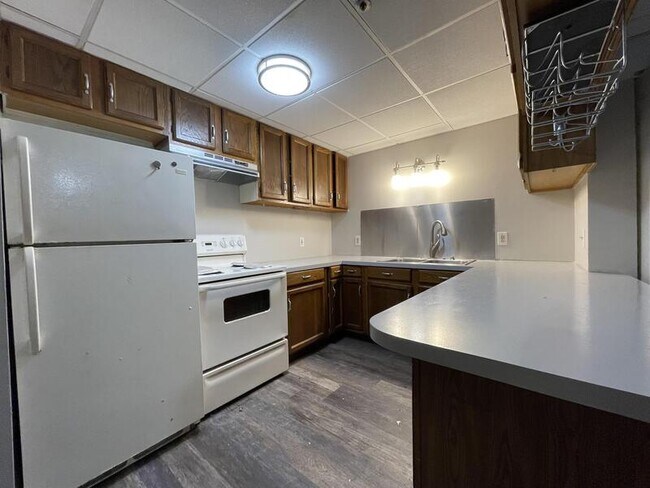 Photo - 69 Broadway Unit Apt B