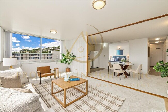 Spacious Makiki 1-Bedroom Condo with Parking & Pool – Anga-Roa