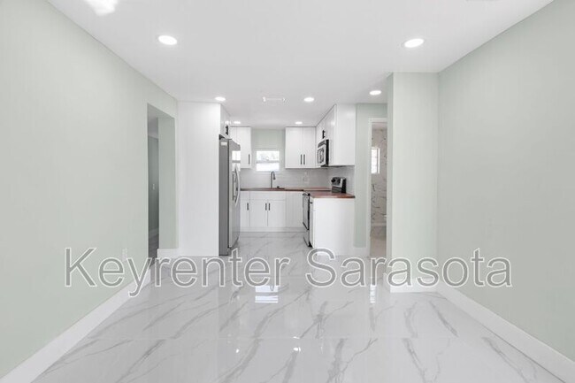 Photo - 130 Virginia Ct