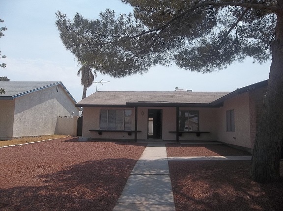 Building Photo - 2520 Oak Glen Way Rental