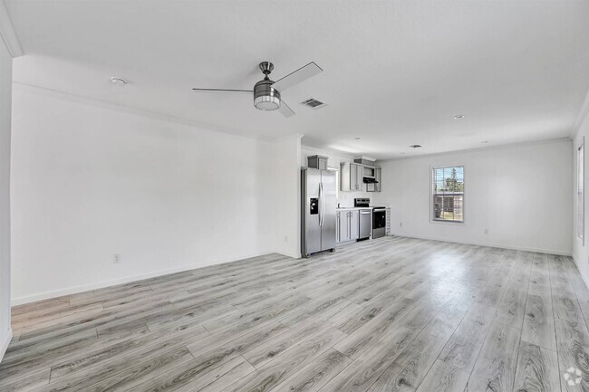 Building Photo - 2028 Stewart Rd Rental