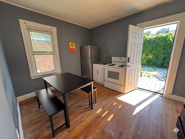 Photo - 3625 Bedford St Unit B