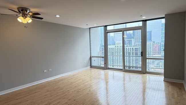 Photo - 737 W Washington Blvd Unit 1904