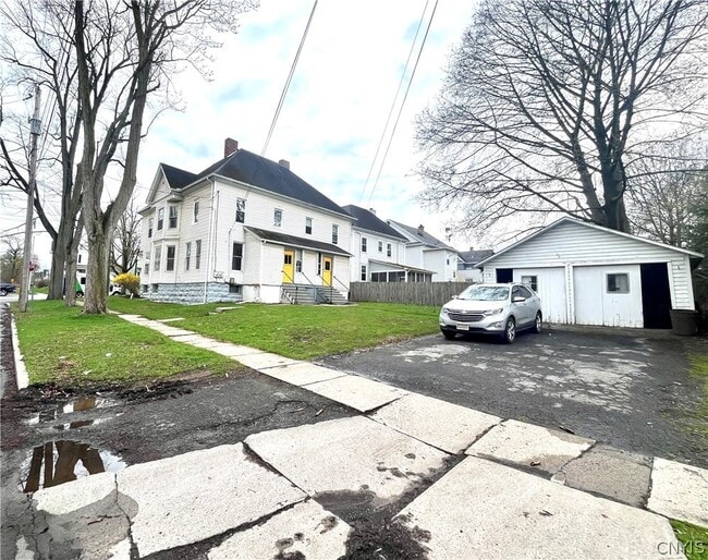 Photo - 173 E Genesee St