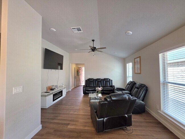 Photo - 235 Trailblazer Ln