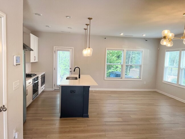 817 Oak Center Dr