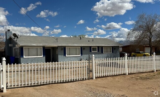 Building Photo - 13177 Nicola Rd Rental