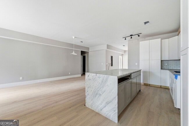 Photo - 1409 Northwest Dr NW Unit 1