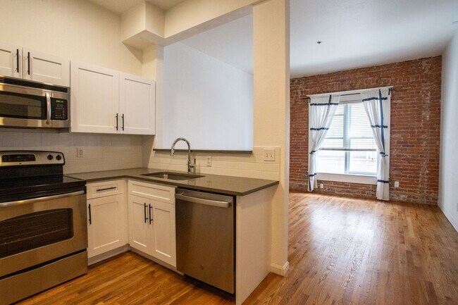 Photo - Incredible 1 bedroom Condo in Cap Hill Unidad 205