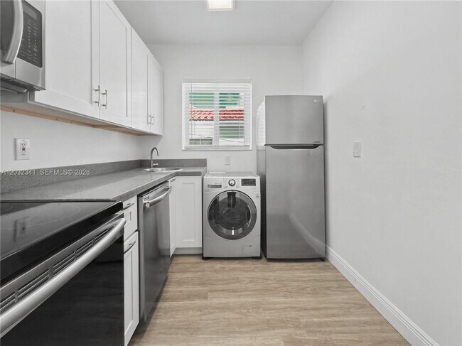 350 Minorca Ave Unit 2