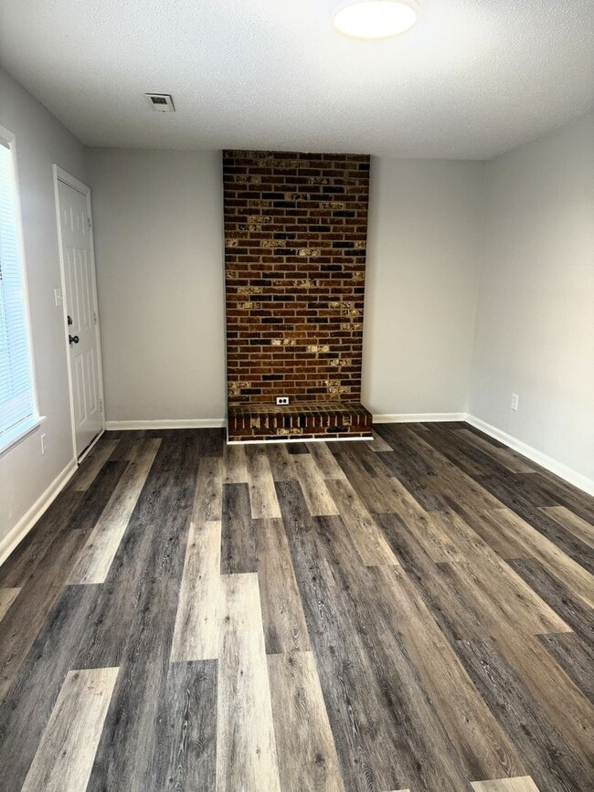 Photo - Move-In Special!! 1/2 Off First Month's Re... Unit 5