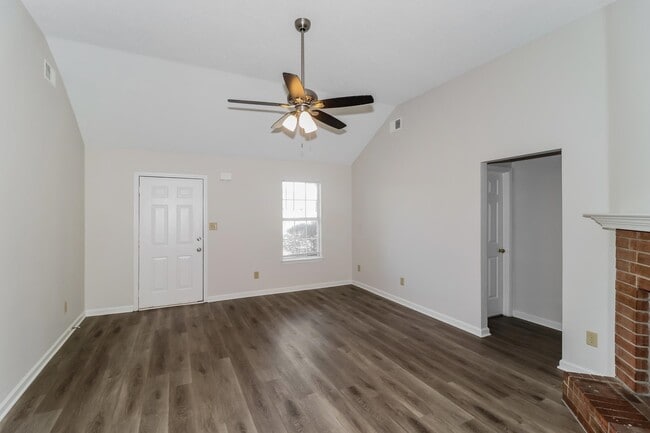 Photo - 7033 Ireland Dr