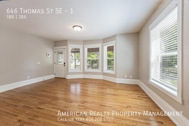 Photo - 646 Thomas St SE Unidad 1