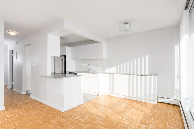 Photo - Hollyburn Plaza Unit 00804