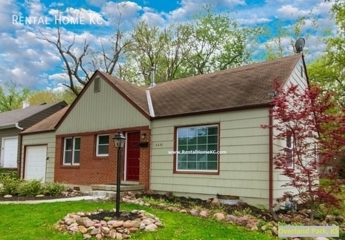 Photo - 6621 W 73rd St House