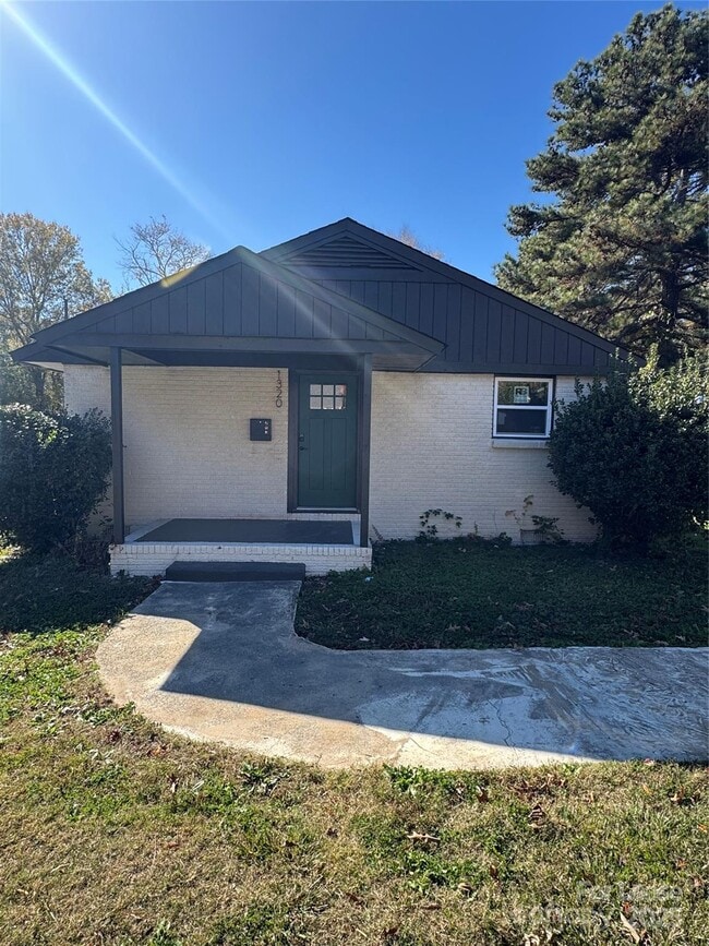 Building Photo - 1320 Anderson St