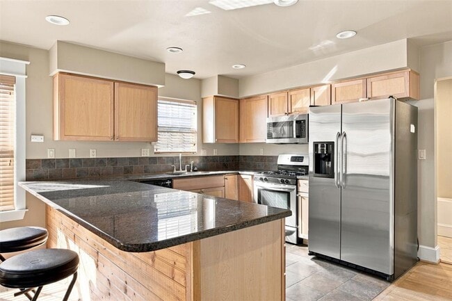 Photo - 100 W 55th 1/2 St Unit A