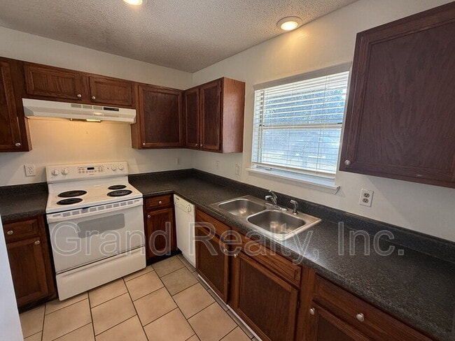 Photo - 4148 Charles Cir