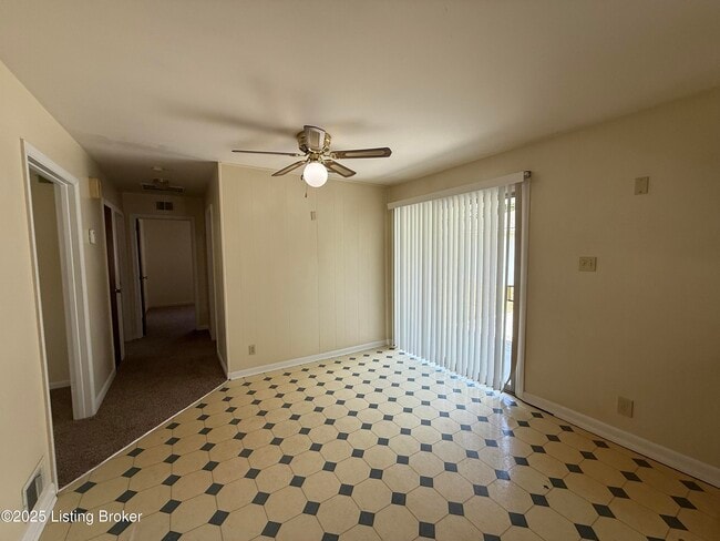 Photo - 162 Robin Rd