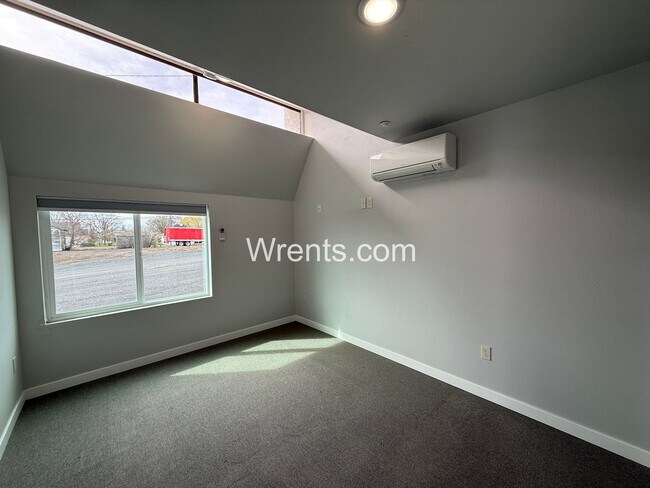 Photo - Quiet Small town Apartment in Davenport Unit #11 Standard 2bdrm stand alone