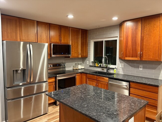 Photo - 221 Summit Cir